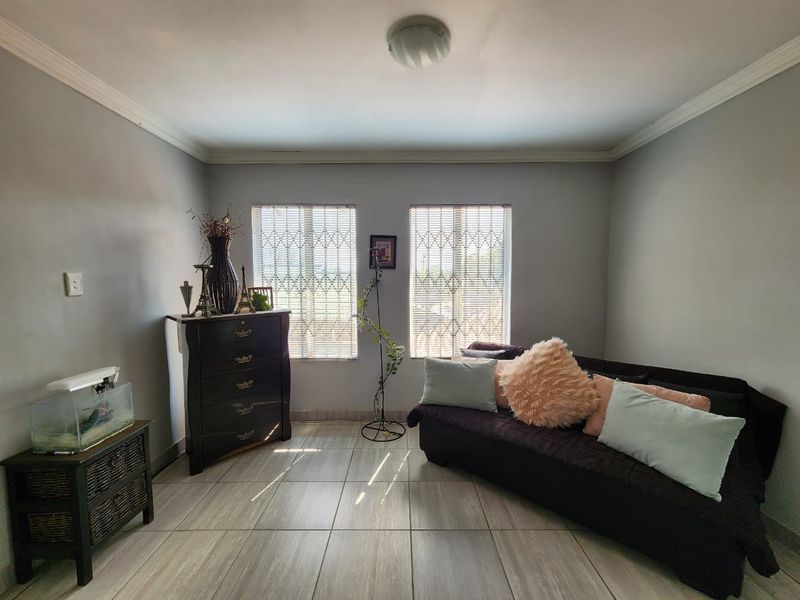 Beautiful Property For Sale In Daggafontein - Photo 9