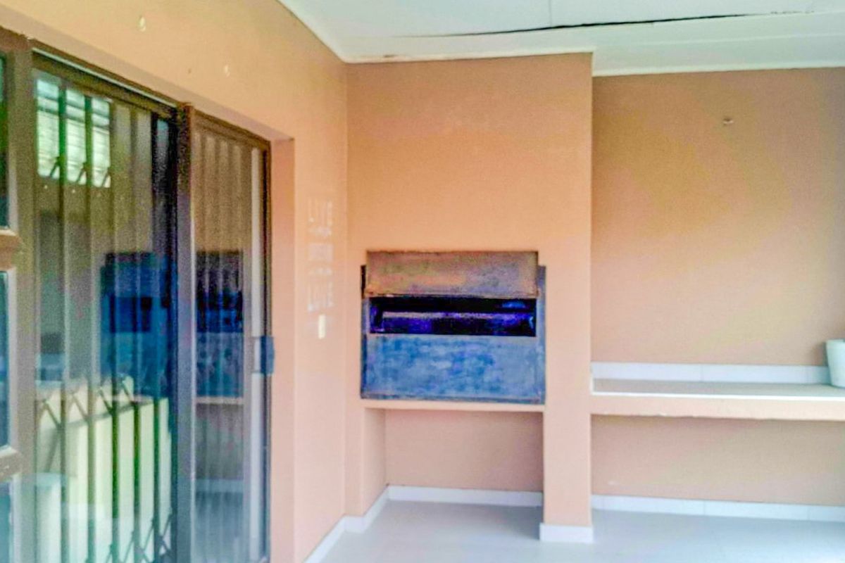 Gonubie Gem with a Tarred Twist — Estate Living Just Got an Upgrade! - Photo 5