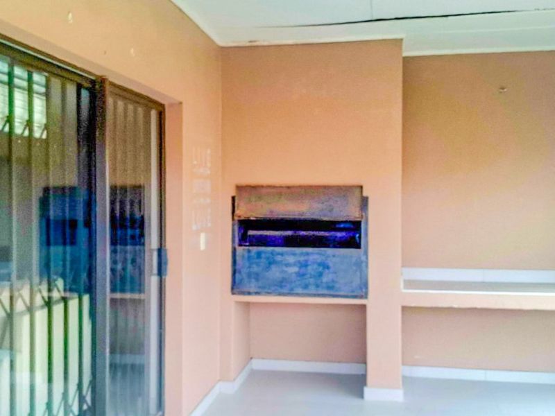 Gonubie Gem with a Tarred Twist — Estate Living Just Got an Upgrade! - Photo 5