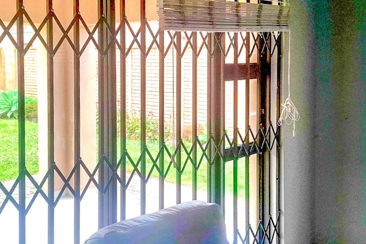 Gonubie Gem with a Tarred Twist — Estate Living Just Got an Upgrade! - Photo 4