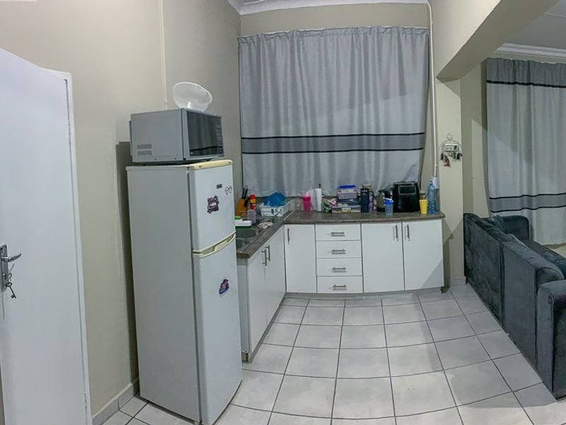 EXCELLENT INVESTMENT OPPORTUNITY – INCOME-GENERATING PROPERTY.. - Photo 8