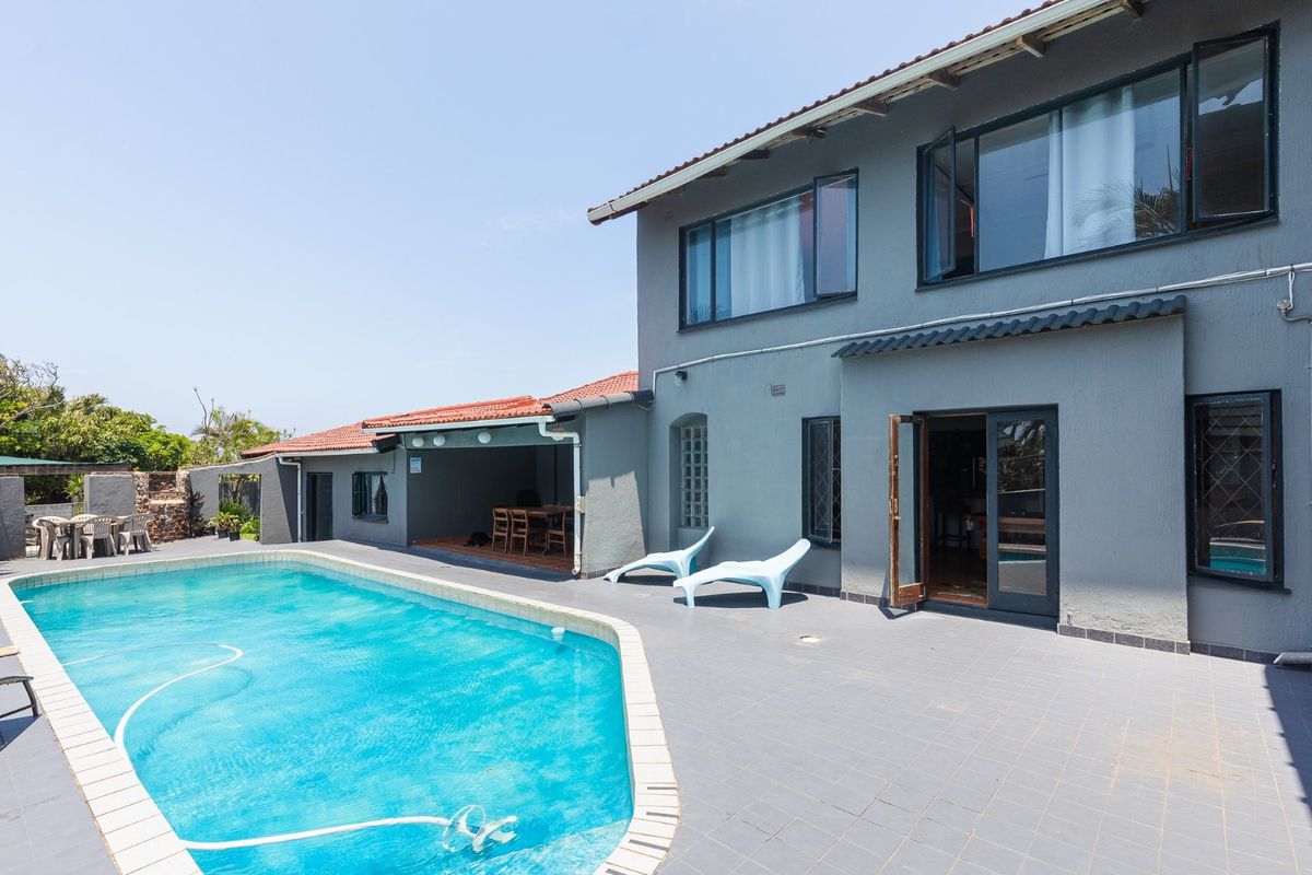 Home That Has  Been Split Into Six Flats - Walking Dstance To The Beach - Photo 3
