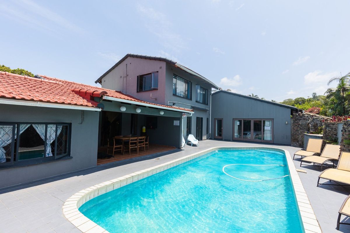 Home That Has  Been Split Into Six Flats - Walking Dstance To The Beach - Photo 4