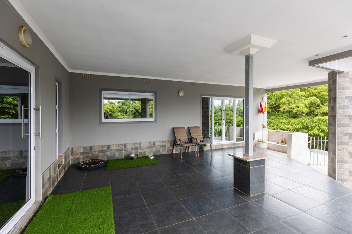 Modern Home On Large Stand - Photo 5