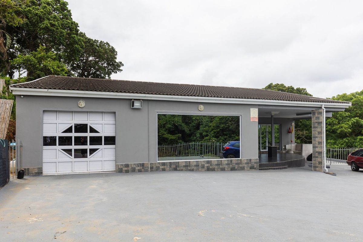 Modern Home On Large Stand - Photo 4