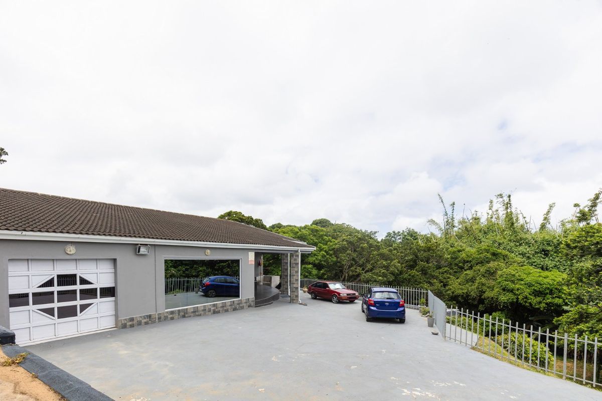 Modern Home On Large Stand - Photo 3