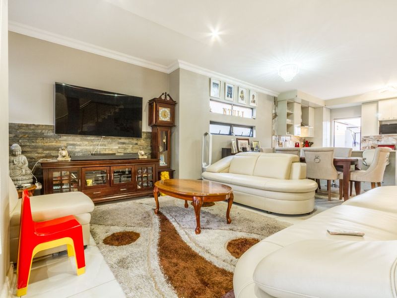 IN A CLASS OF IT'S OWN - Photo 3