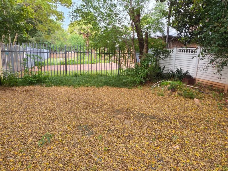 Neat One Bedroom Outbuilding for Rent - Photo 2