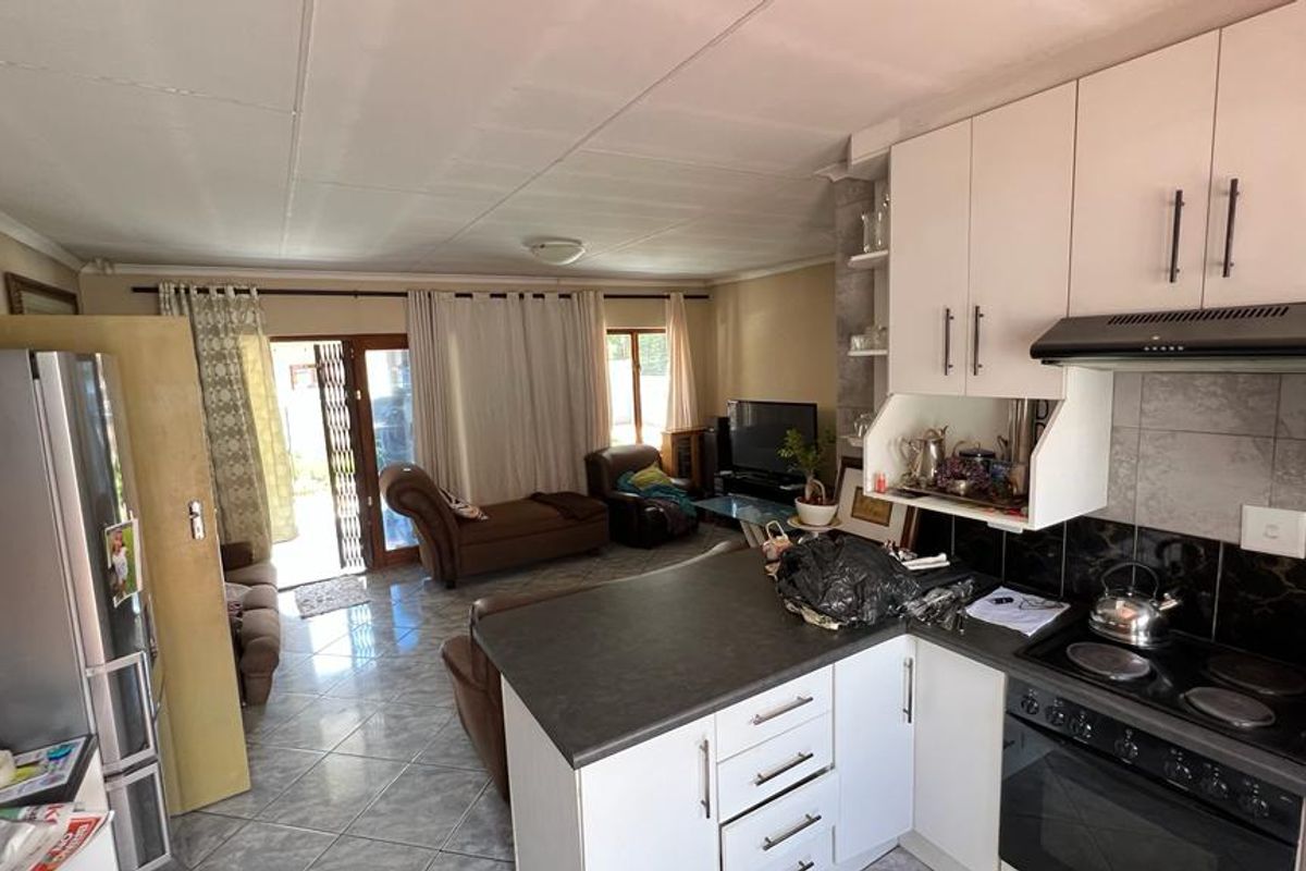 FULL TITLE CLUSTER WITHIN 24H SECURITY - Photo 4