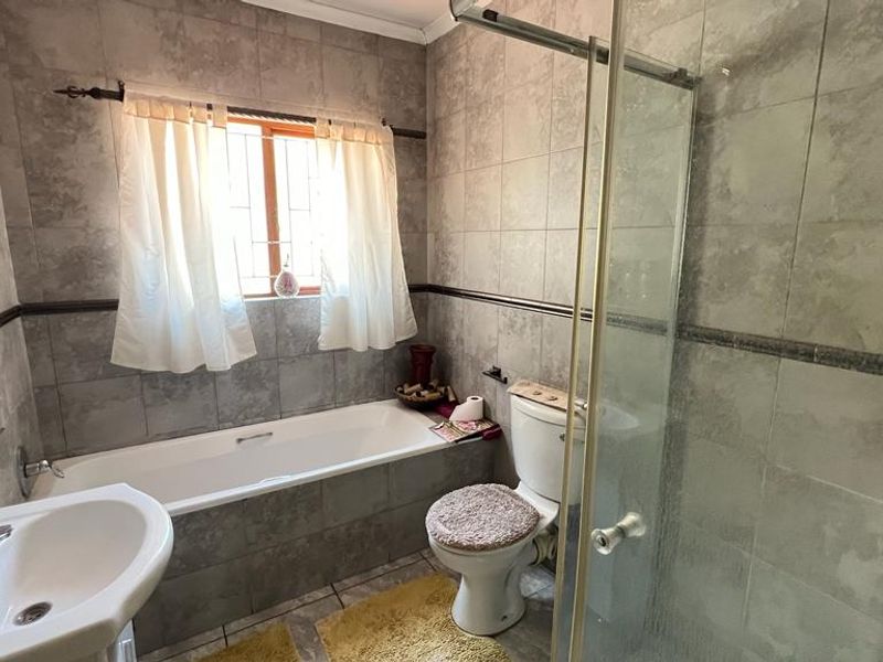 FULL TITLE CLUSTER WITHIN 24H SECURITY - Photo 9