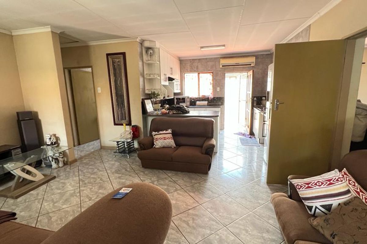 FULL TITLE CLUSTER WITHIN 24H SECURITY - Photo 3