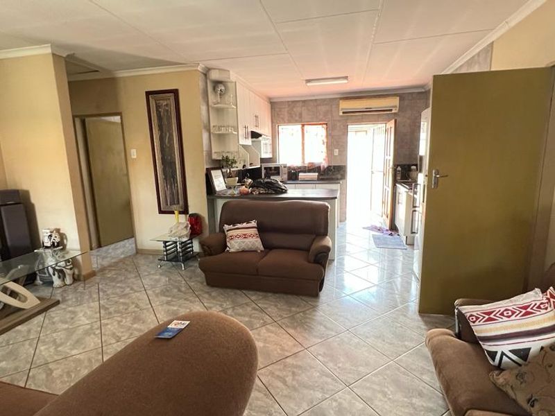 FULL TITLE CLUSTER WITHIN 24H SECURITY - Photo 3