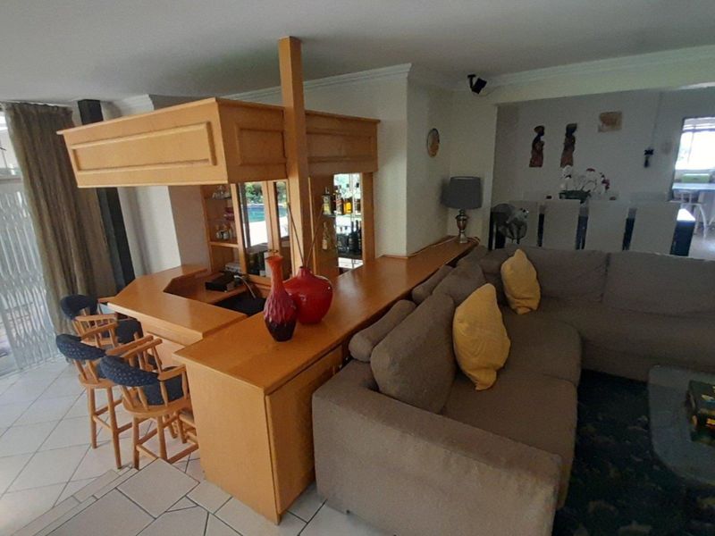 4 Bedroom House for Sale in Ferndale - Photo 2