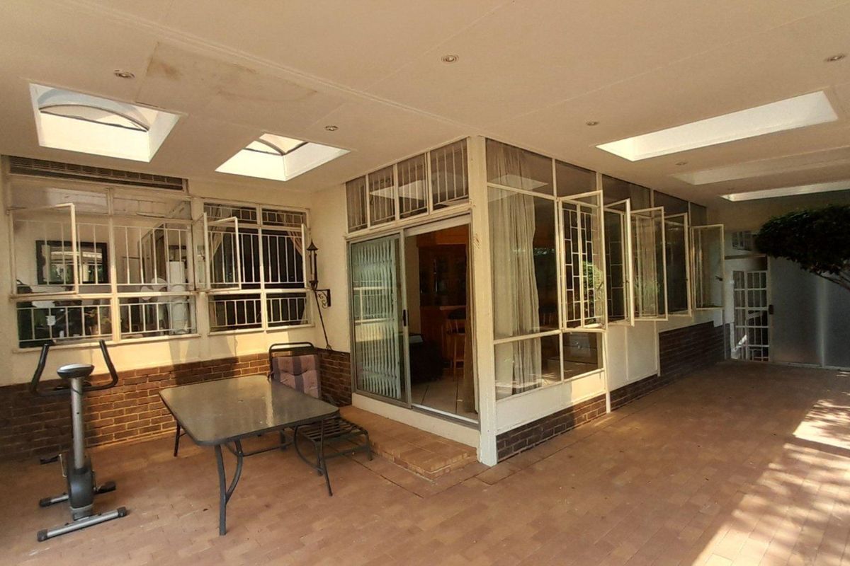4 Bedroom House for Sale in Ferndale - Photo 4
