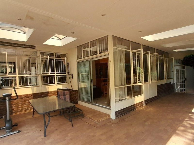 4 Bedroom House for Sale in Ferndale - Photo 4