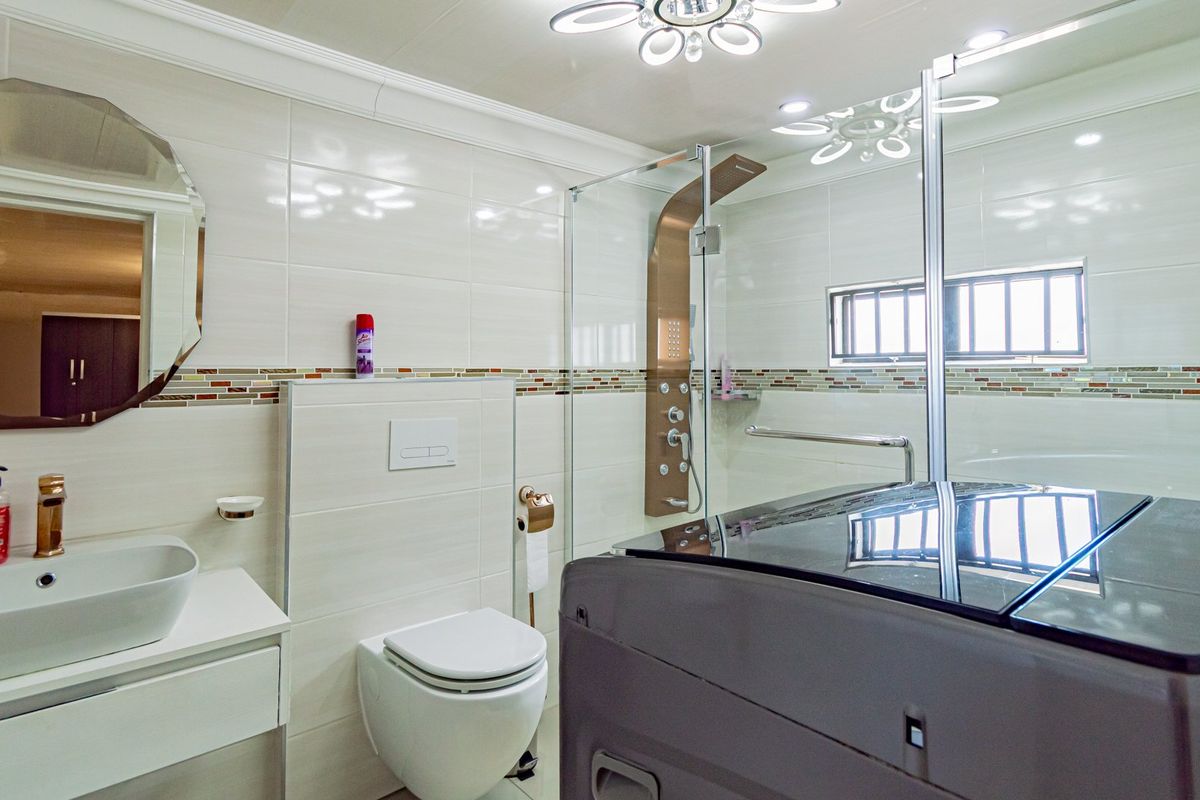 4 beds ,2 bathrooms, 2 garages  - Photo 5