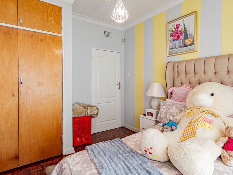 4 beds ,2 bathrooms, 2 garages  - Photo 10