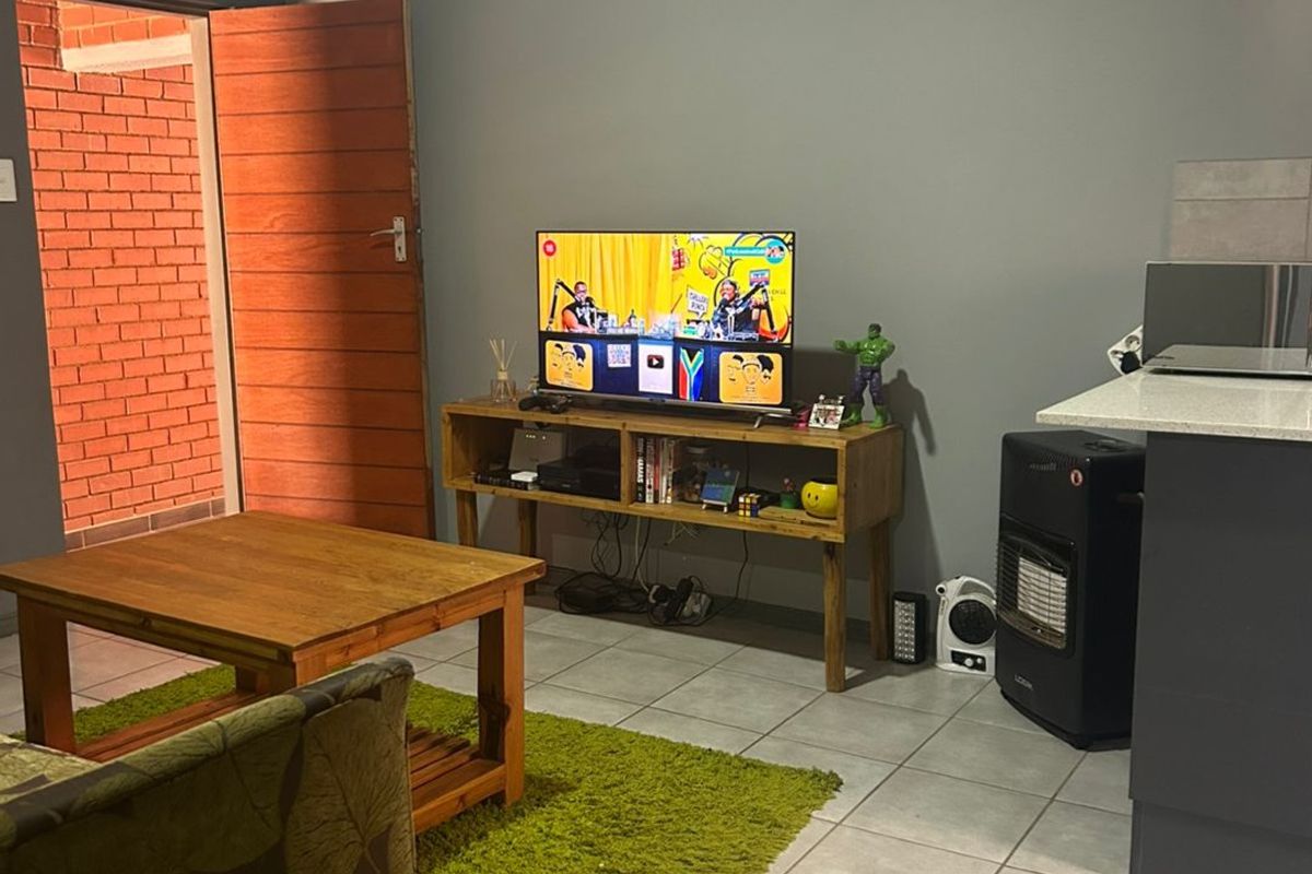 Lovely Modern 3 Bedroom Apartment - Photo 5