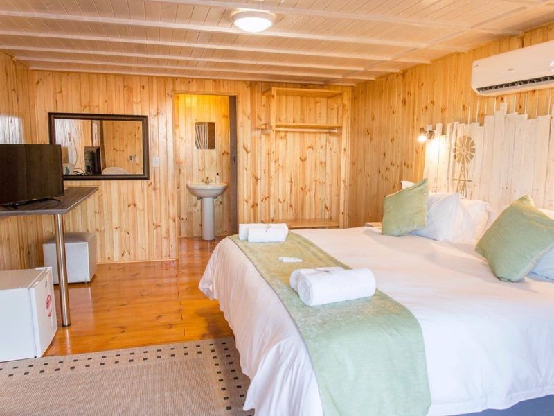 Timber Guesthouse for Sale – Keidebees, Upington - Photo 6