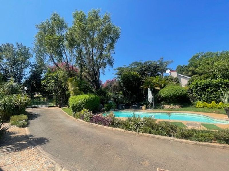 Hidden Gem, Great Potential, Well Maintained Family Home with Rental Income Generation- Boyd Road, Prestbury, Pietermaritzburg - Photo 3