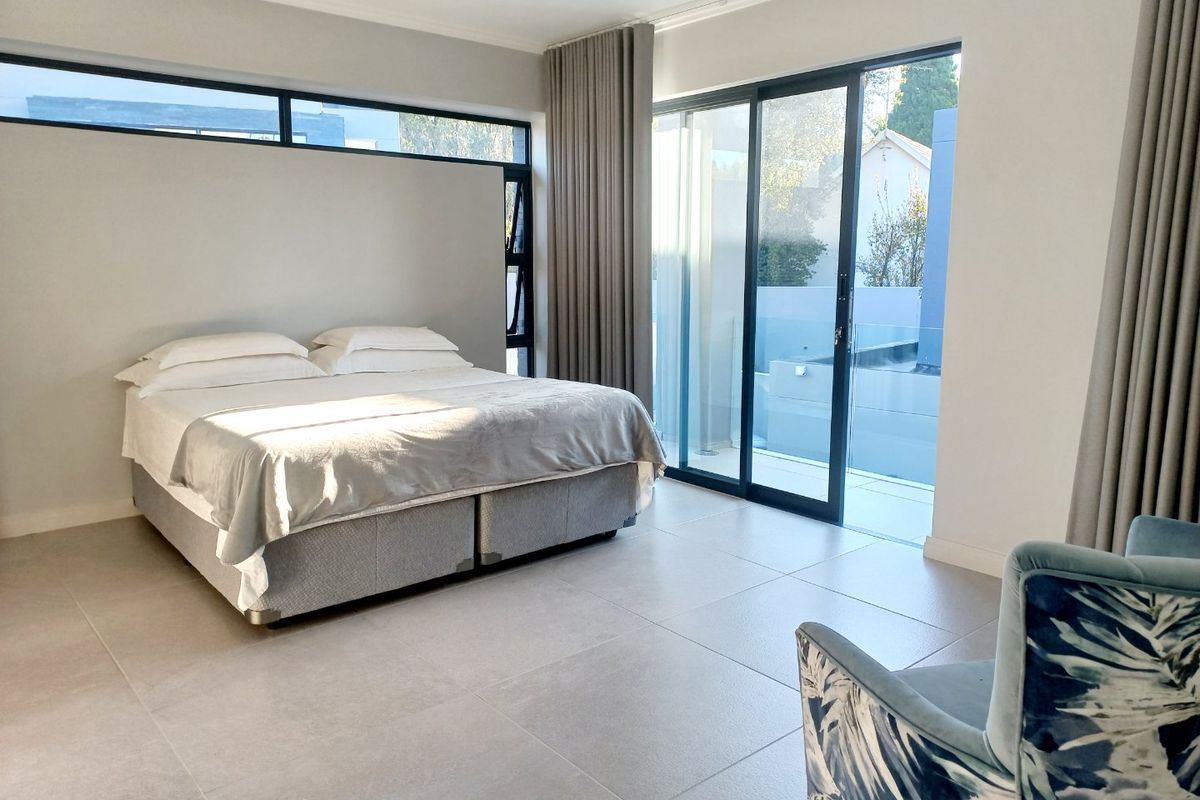 4 Bed Luxury Townhouse - Photo 5