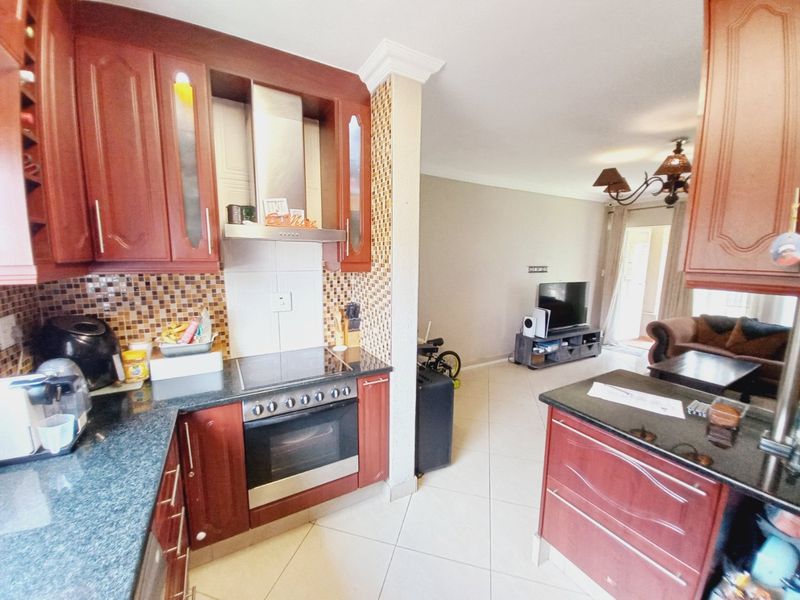 This neat and cozy ground-floor townhouse offers secure, low-maintenance living in the popular Eden Terrace complex. - Photo 6