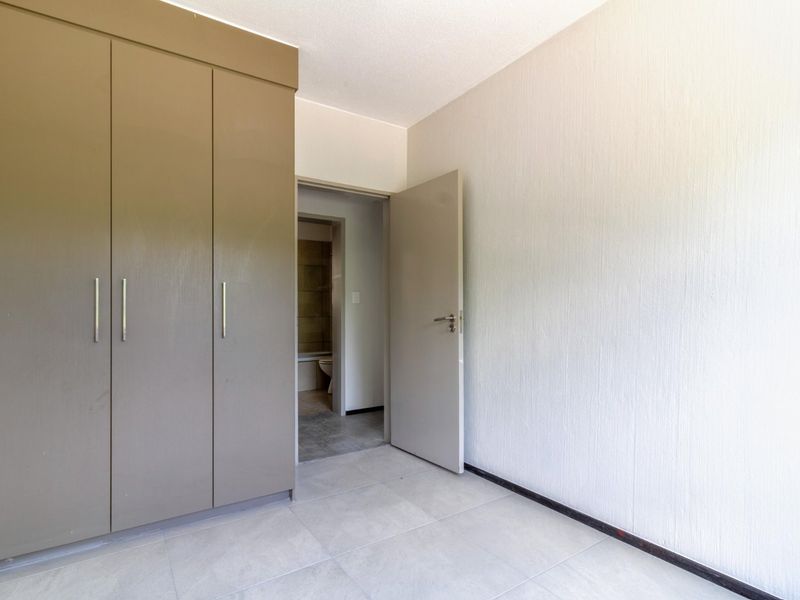 3 BEDROOM PENTHOUSE IN BROADACRES  - Photo 10