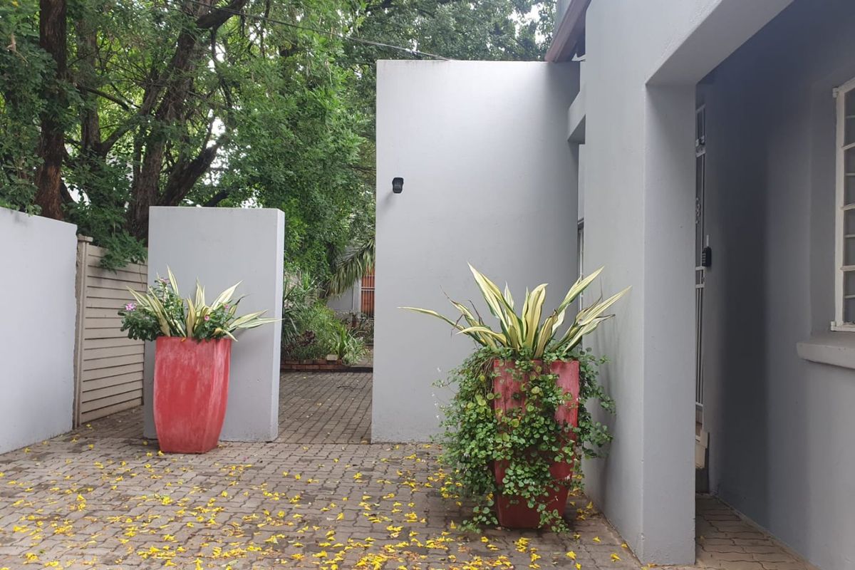 Position, Position, Position - Photo 3