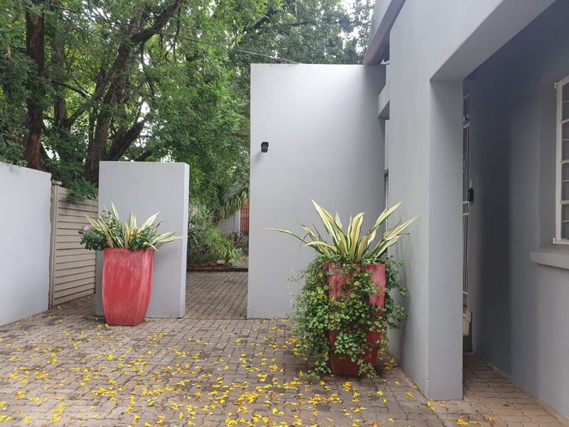 Position, Position, Position - Photo 3