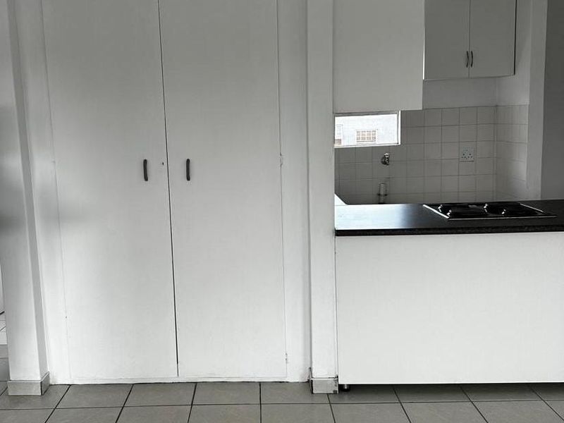 2 bedroom  Apartment for sale in Allan Manor, Mondeor - Photo 7