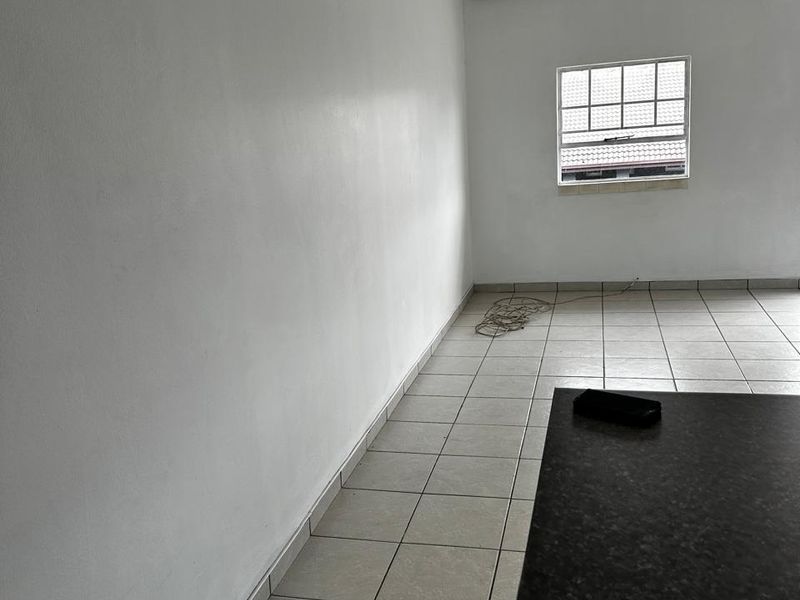 2 bedroom  Apartment for sale in Allan Manor, Mondeor - Photo 9