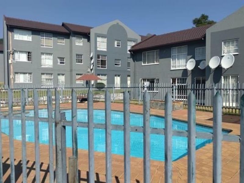 2 bedroom  Apartment for sale in Allan Manor, Mondeor - Photo 4