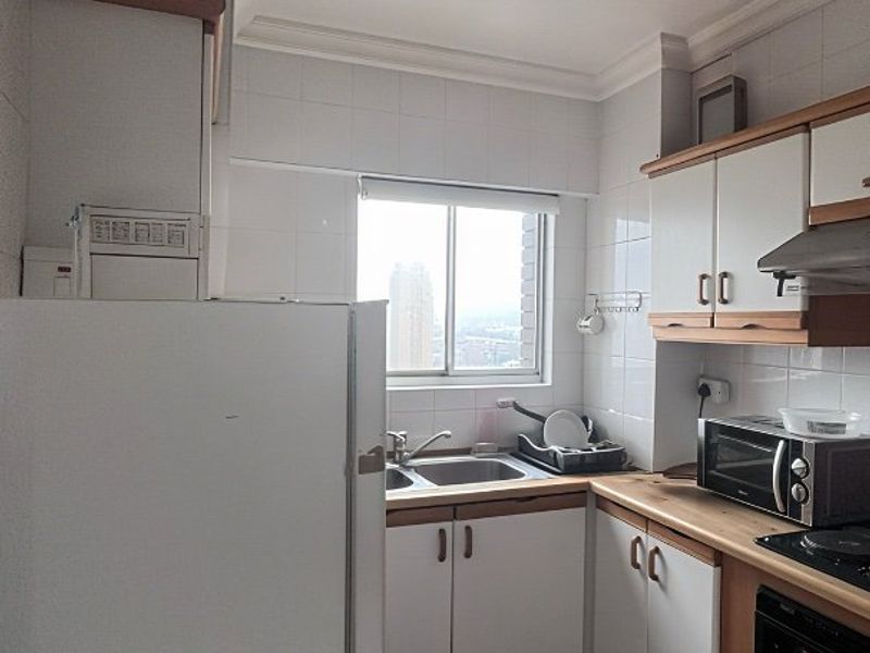 PRICE REDUCED | Spacious Sea-Facing 2-Bedroom Apartment on Durban’s Golden Mile - Photo 4