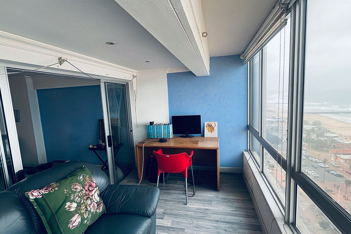 PRICE REDUCED | Spacious Sea-Facing 2-Bedroom Apartment on Durban’s Golden Mile - Photo 2