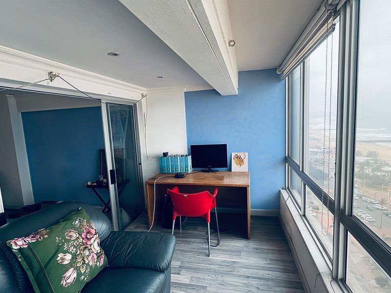 PRICE REDUCED | Spacious Sea-Facing 2-Bedroom Apartment on Durban’s Golden Mile - Photo 2