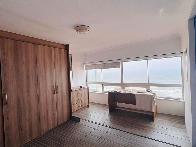 PRICE REDUCED | Spacious Sea-Facing 2-Bedroom Apartment on Durban’s Golden Mile - Photo 7
