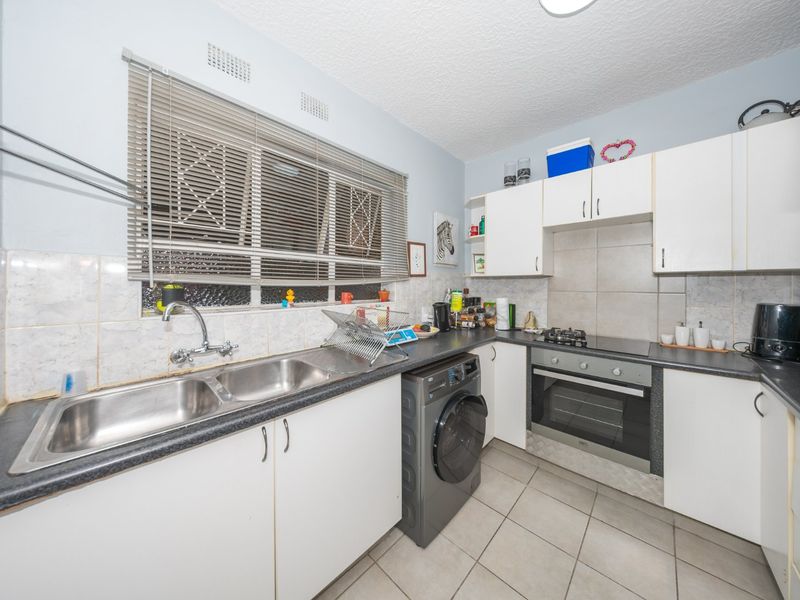 Stunning renovated unit now available for sale.  - Photo 2