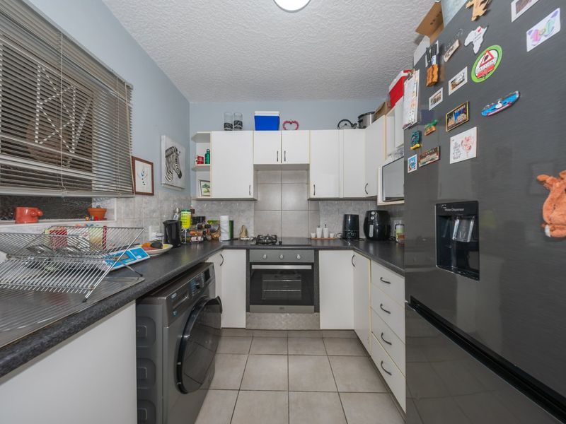 Stunning renovated unit now available for sale.  - Photo 3