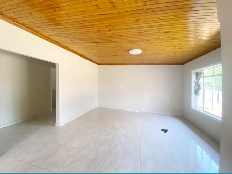 A Spacious  3 bedroom Home with Flatlet! - Photo 9