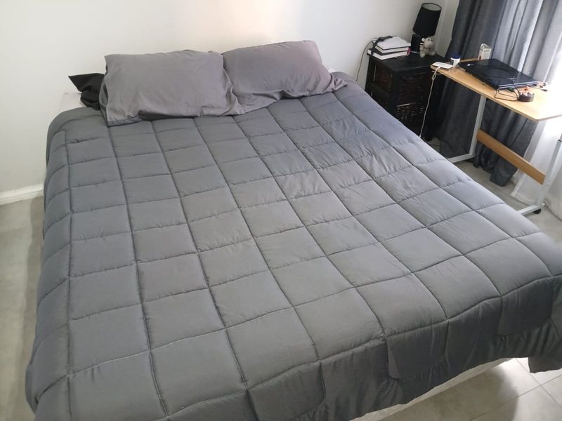 A 2-Bedroom with 1-Bathroom ,Kitchen and a Living room - Photo 10