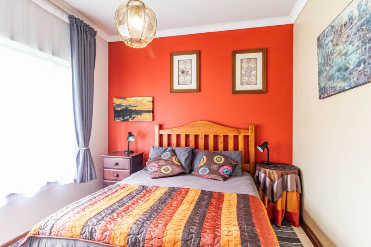 Spacious 3-Bedroom Family Home on Large Stand  - Photo 5