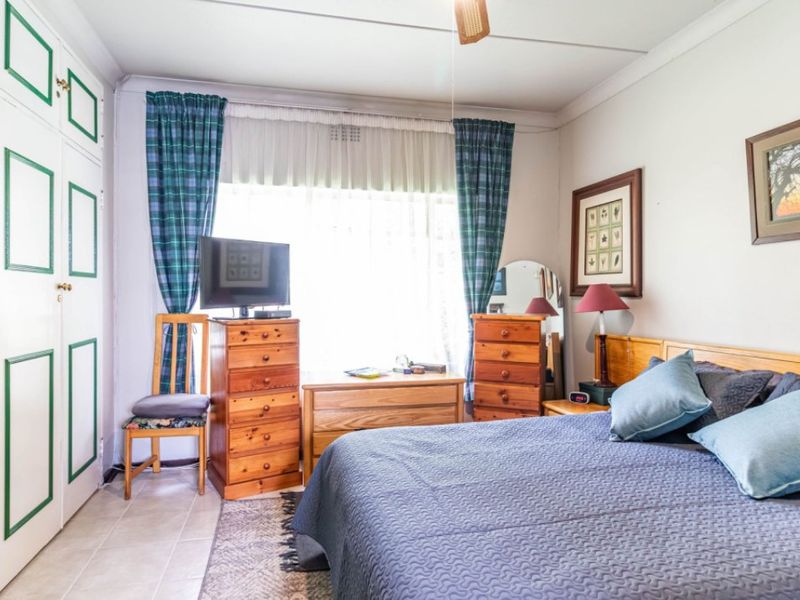 Spacious 3-Bedroom Family Home on Large Stand  - Photo 8