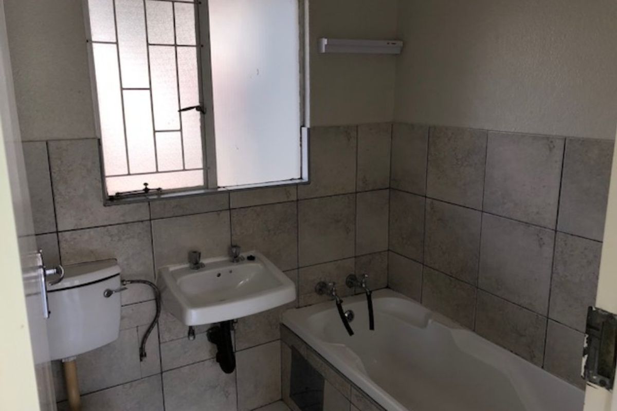 Cozy & Convenient 2-Bedroom Simplex for Sale  - Photo 3