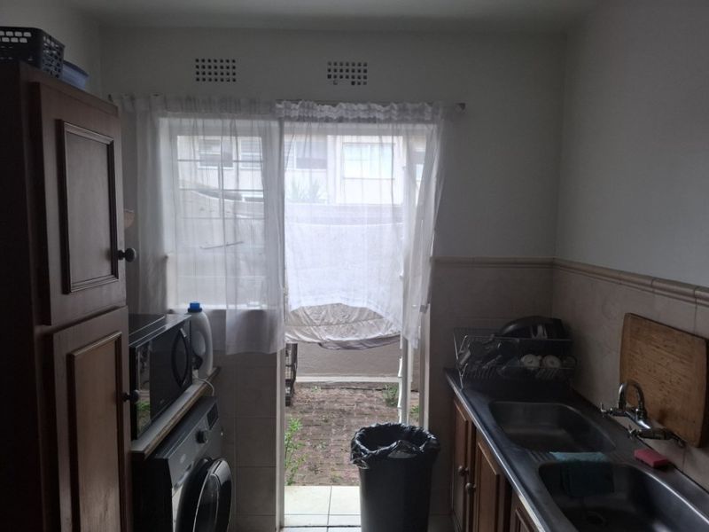 Neat & Secure 2-Bedroom Townhouse for Sale - Photo 6