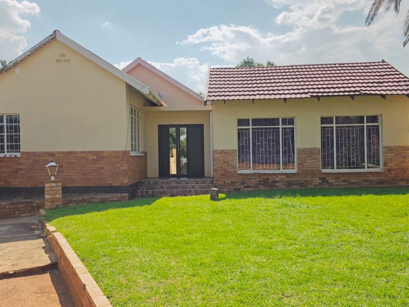 3 Bedroom House For Sale in Stilfontein Ext 1 - Photo 7