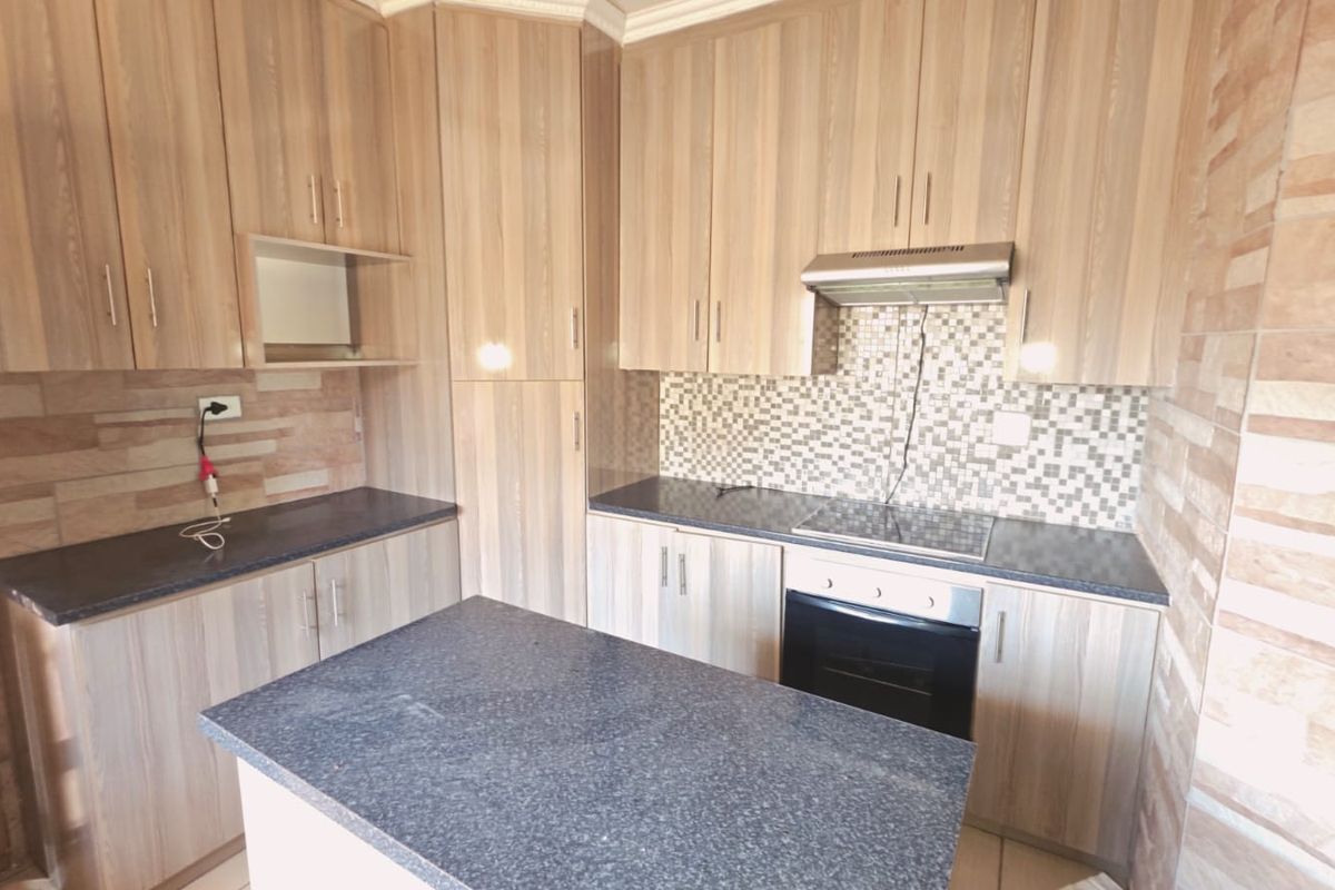 3 Bedroom House For Sale in Stilfontein Ext 1 - Photo 4