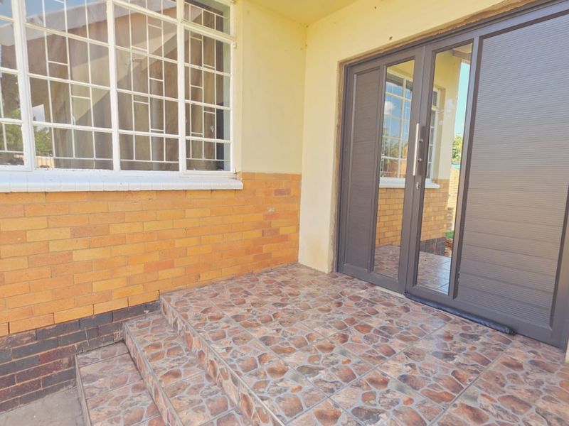 3 Bedroom House For Sale in Stilfontein Ext 1 - Photo 9