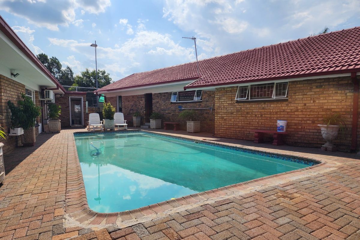 5 BEDROOM HOUSE IN FLAMWOOD - Photo 5