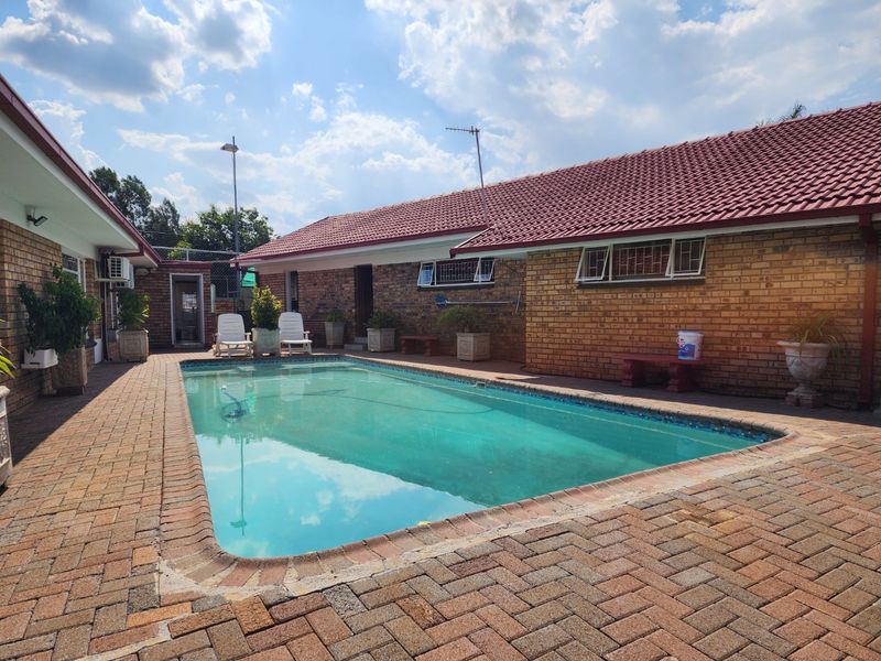 5 BEDROOM HOUSE IN FLAMWOOD - Photo 5