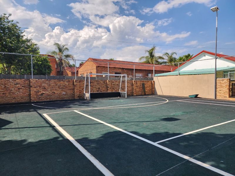 5 BEDROOM HOUSE IN FLAMWOOD - Photo 8